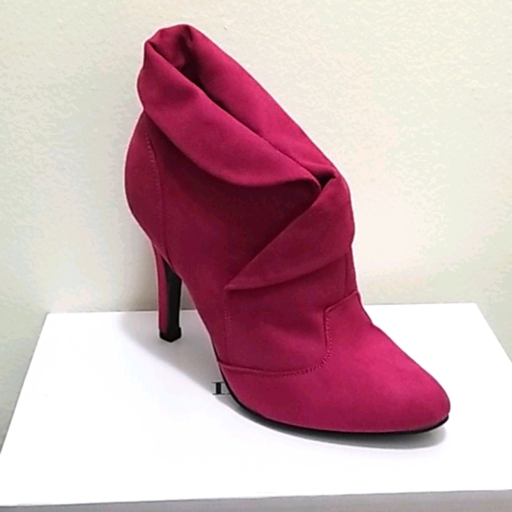 3 1/2" Suede berry booties.